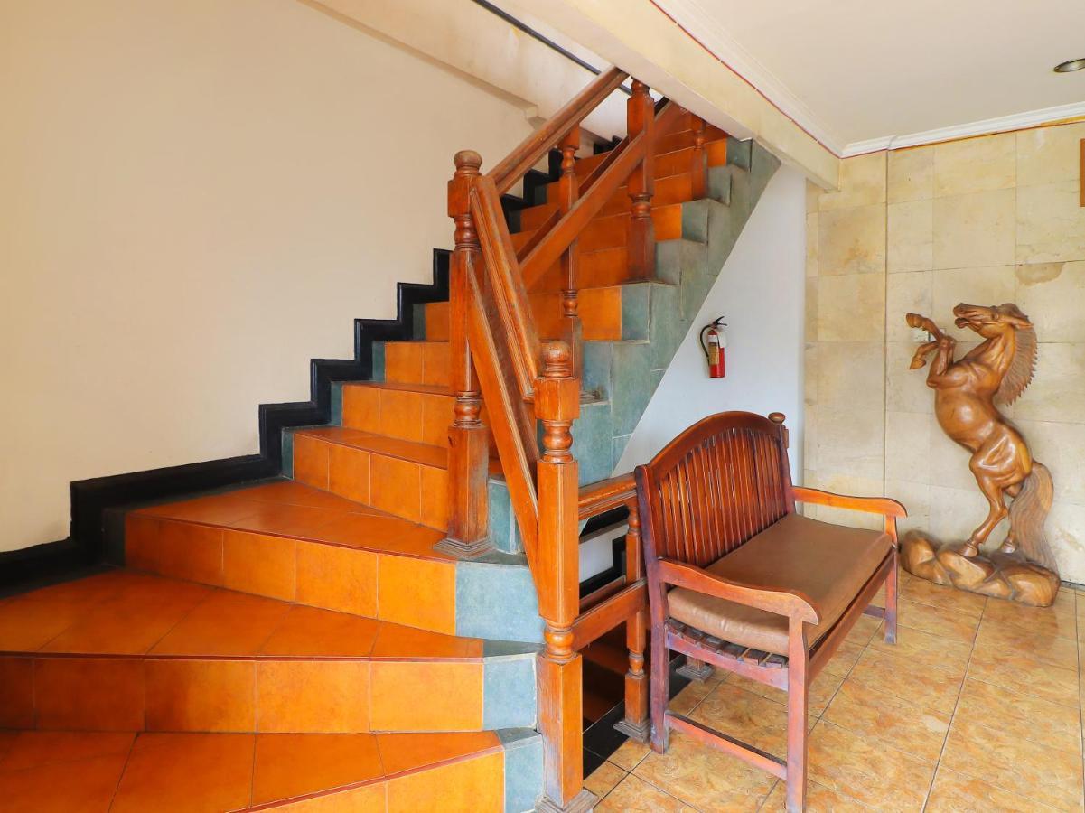 Oyo 91608 Hotel Gatsu Indah Denpasa Buitenkant foto